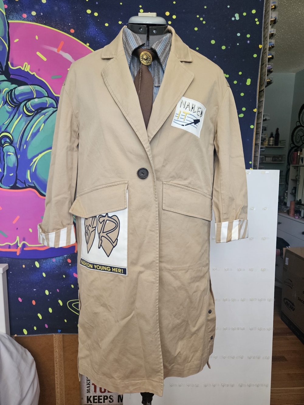 Beige Unisex Trench Coat with Patch Detail - Picture 4 of 11